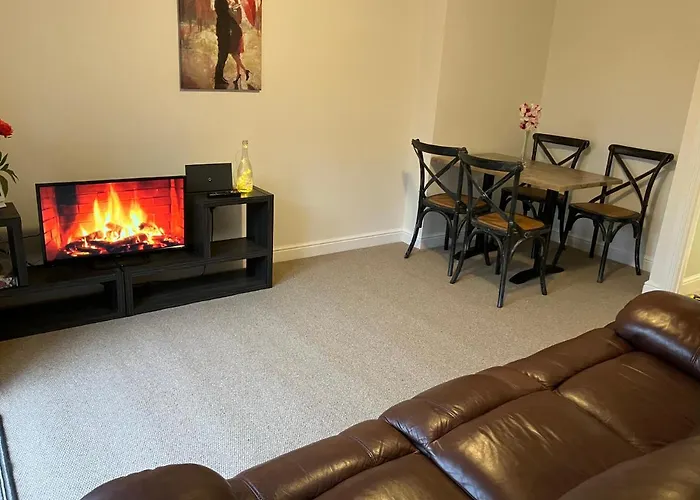 Cosy Home Near Hospital